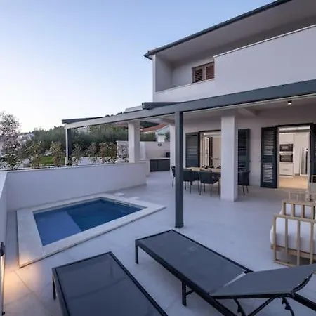 Vierra Hvar With Pool Apartment