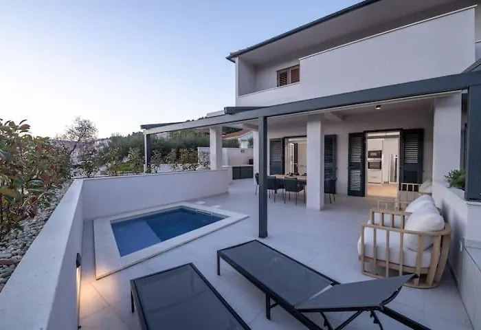 Vierra Hvar With Pool Lägenhet
